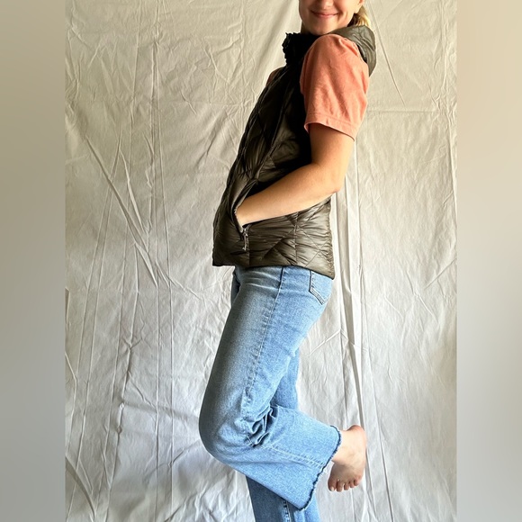 Reversible Gerry Puffer Vest - Picture 9 of 13